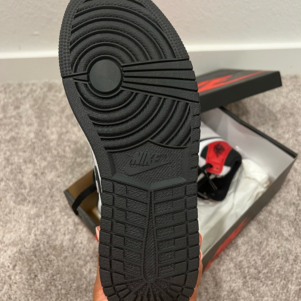 Air Jordan 1 Retro High OG Smoke Grey - Picture 7 of 7